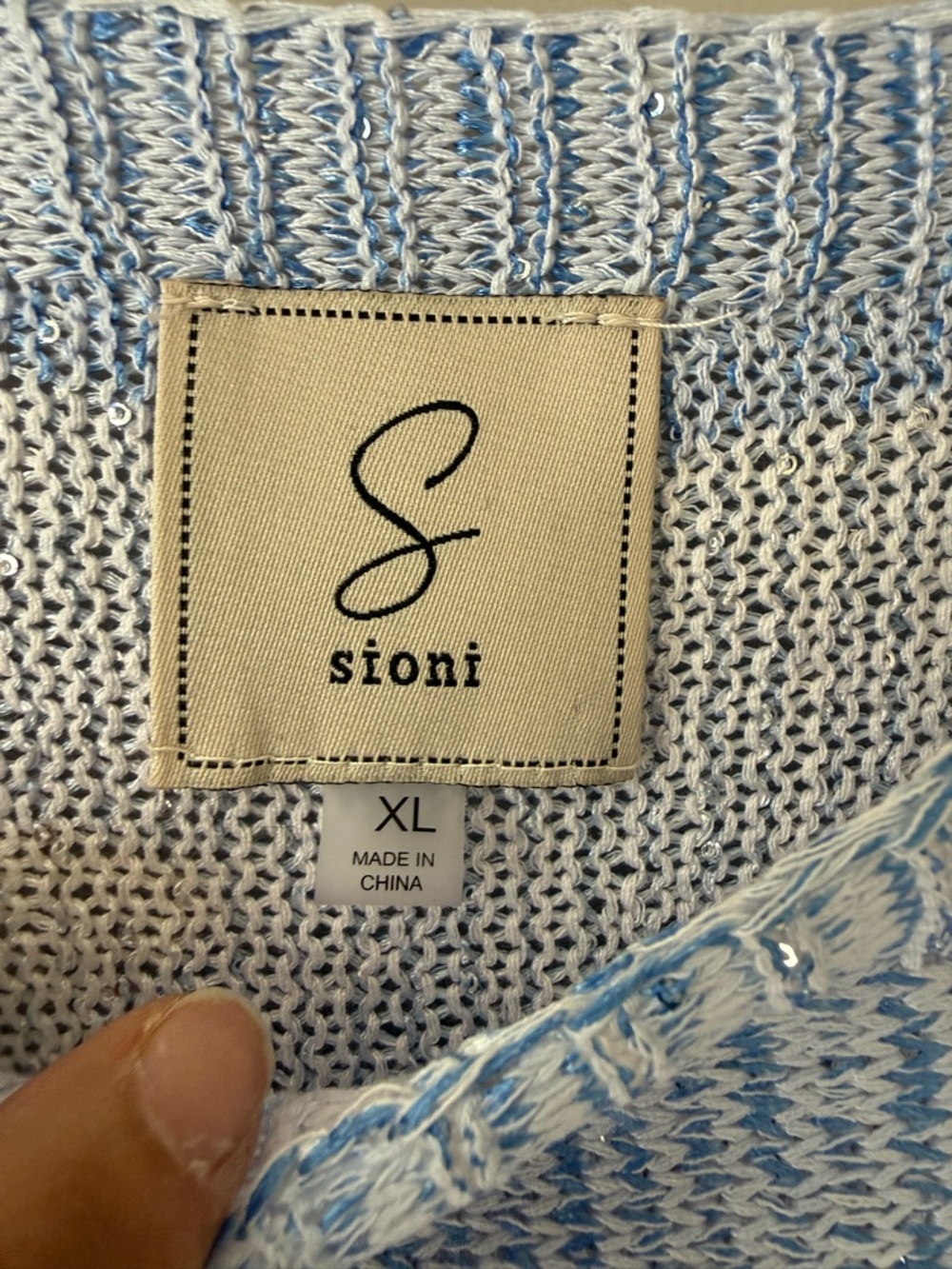 Sioni Daisy Pattern Sweater - Picture 2 of 5